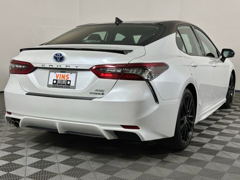 Used 2022 Toyota Camry XSE image 4