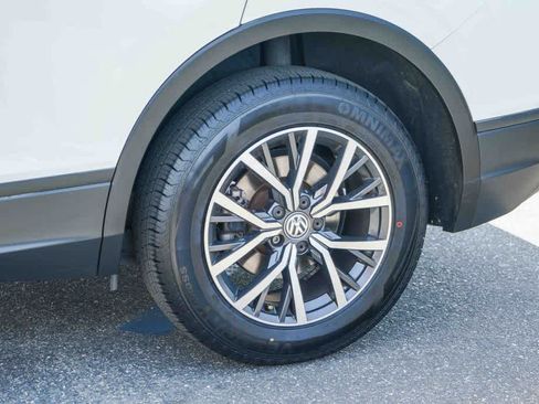 Used 2019 Volkswagen Tiguan SE w/ Panoramic Sunroof Package FWD image 10