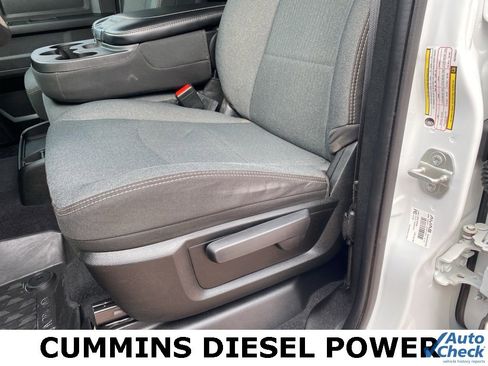 Used 2024 RAM 2500 Tradesman w/ Chrome Appearance Group image 24