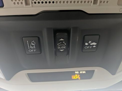 Used 2024 Subaru Forester Premium AWD/4WD image 31