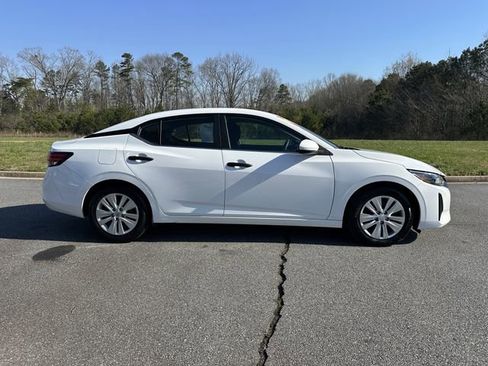 Certified 2024 Nissan Sentra S FWD image 10