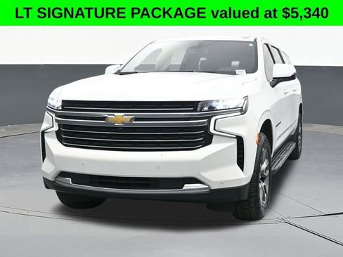 Used 2024 Chevrolet Suburban LT w/ LT Signature Package image 2