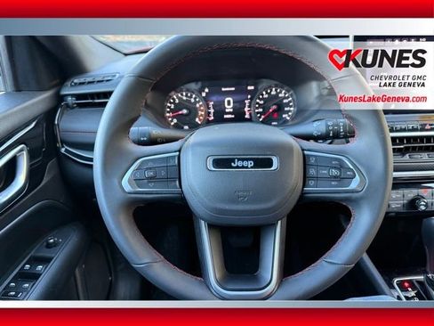 Used 2025 Jeep Compass Trailhawk image 43