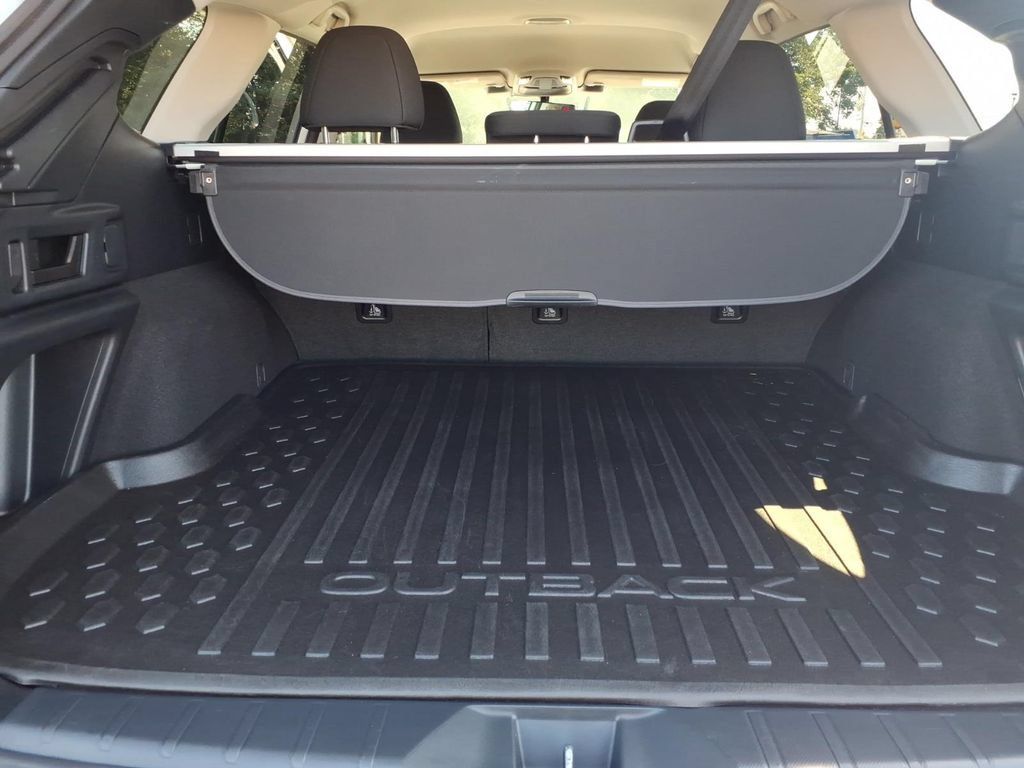 Certified 2025 Subaru Outback Premium AWD/4WD image 17