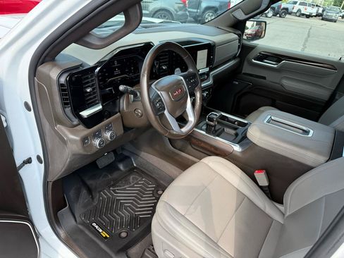 Used 2022 GMC Sierra 1500 SLT w/ SLT Premium Plus Package AWD/4WD image 14