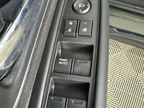 Used 2018 Honda HR-V EX image 24