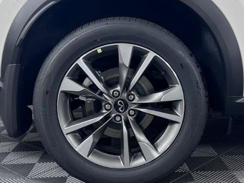 Certified 2025 INFINITI QX60 Luxe image 10