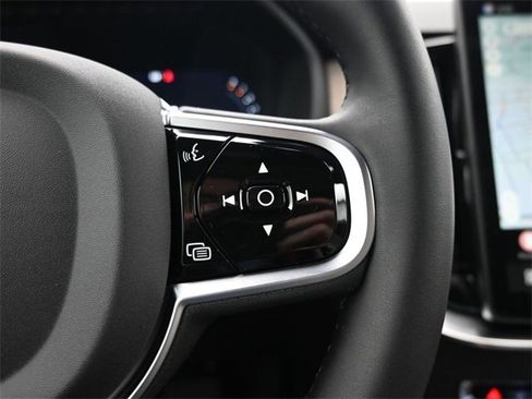 New 2026 Volvo XC90 B6 Core image 24