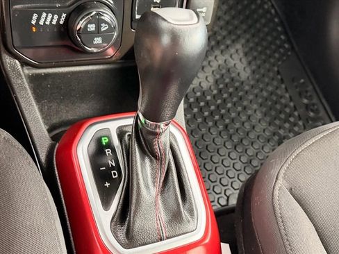 Used 2021 Jeep Renegade Trailhawk image 23