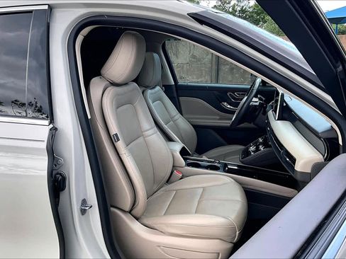 Used 2021 Lincoln Corsair FWD w/ Premium Package image 9