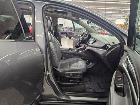 Used 2019 Buick Enclave Essence FWD image 13