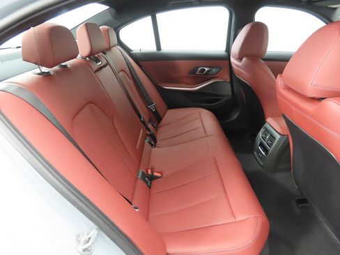 Used 2026 BMW 330i Sedan w/ M Sport Package RWD image 23