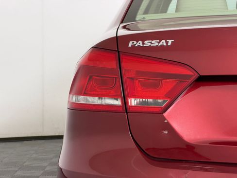 Used 2015 Volkswagen Passat TDI SEL Premium FWD image 13