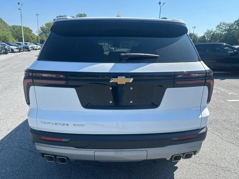 Used 2026 Chevrolet Traverse LT AWD/4WD image 6