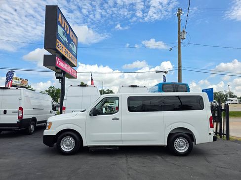 Used 2018 Nissan NV 3500 S RWD image 4