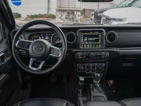 Used 2022 Jeep Wrangler Unlimited Sahara w/ Cold Weather Group image 12