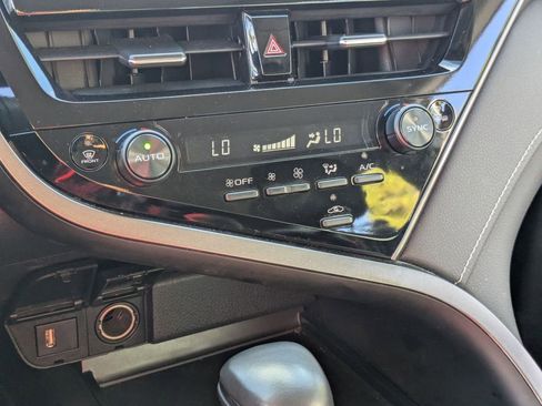 Used 2024 Toyota Camry SE image 22