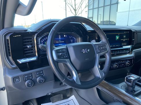 Used 2022 Chevrolet Silverado 1500 LT Trail Boss w/ LT Trail Boss Premium Package image 18