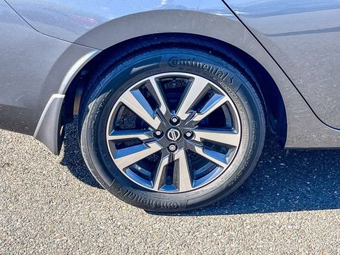 Used 2022 Nissan Versa SV w/ Trunk Package image 16