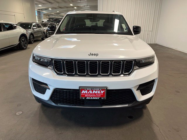 Used 2023 Jeep Grand Cherokee Laredo AWD/4WD image 8