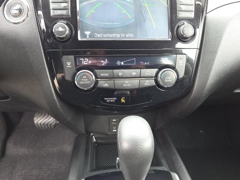 Used 2015 Nissan Rogue SV w/ SV Premium Package AWD/4WD image 25