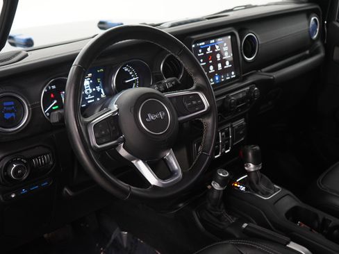 Used 2021 Jeep Wrangler Unlimited Sahara w/ Cold Weather Group image 19