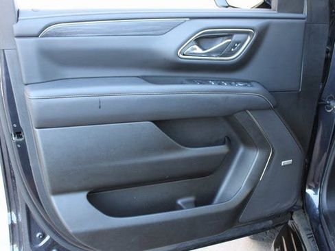 Used 2024 GMC Yukon SLT w/ SLT Luxury Package image 21