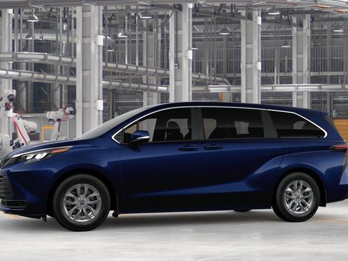 New 2026 Toyota Sienna LE AWD/4WD image 3