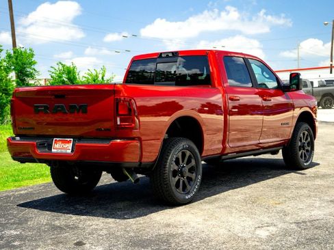 New 2026 RAM 2500 Laramie AWD/4WD image 7