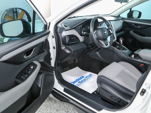 Used 2023 Subaru Outback Premium AWD/4WD image 3