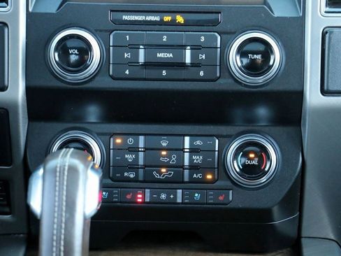 Used 2020 Ford F150 Limited w/ Trailer Tow Package image 31