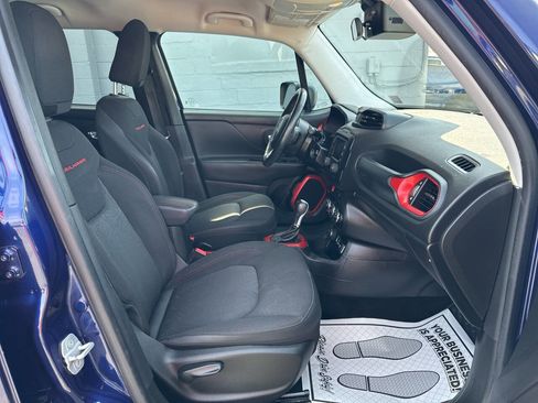 Used 2016 Jeep Renegade Trailhawk w/ Cold Weather Group image 28