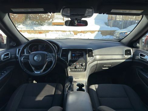 Used 2020 Jeep Grand Cherokee Laredo image 28