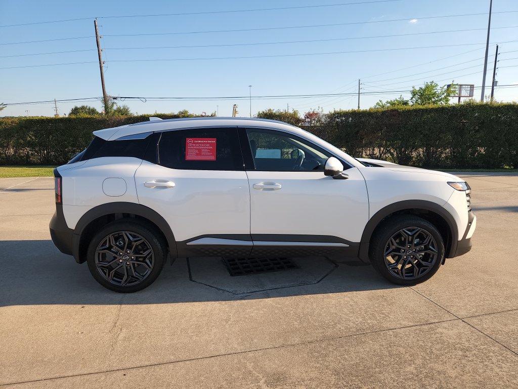 Certified 2025 Nissan Kicks SR FWD image 4