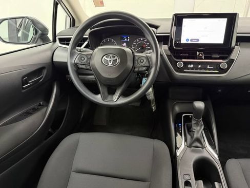 Used 2025 Toyota Corolla LE FWD image 31