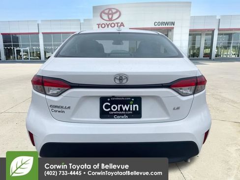 Used 2025 Toyota Corolla LE FWD image 4