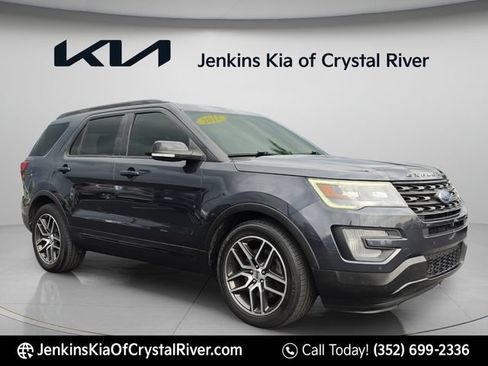 Used 2017 Ford Explorer Sport w/ Equipment Group 401A AWD/4WD image 2