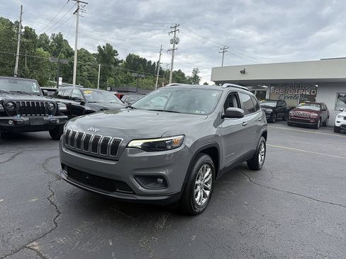 Used 2021 Jeep Cherokee Latitude Lux AWD/4WD image 3