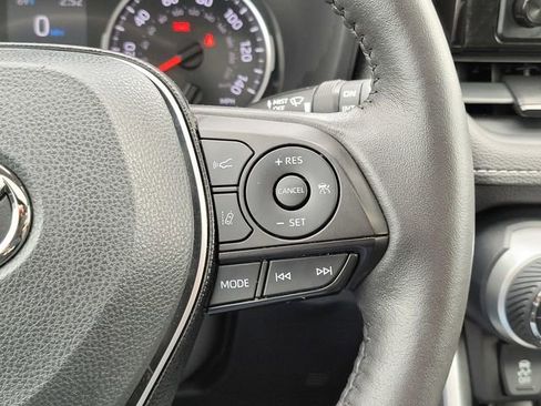 Used 2021 Toyota RAV4 XLE w/ Convenience Package image 26
