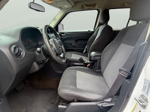 Used 2016 Jeep Patriot Sport AWD/4WD image 21