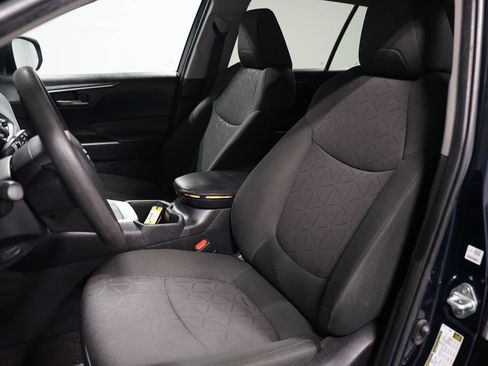 Certified 2023 Toyota RAV4 XLE FWD image 27