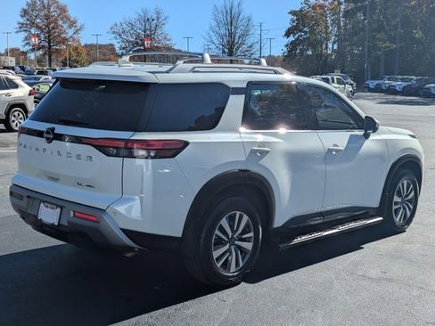 Used 2023 Nissan Pathfinder SL image 7