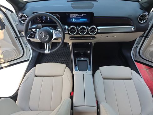 Certified 2025 Mercedes-Benz GLB 250 image 9