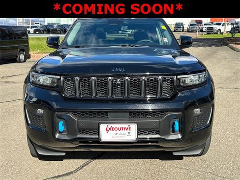 Used 2023 Jeep Grand Cherokee 30th Anniversary image 6