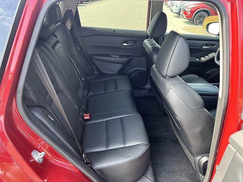 Certified 2026 Nissan Rogue SV w/ SV Premium Package FWD image 16