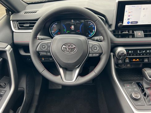 Certified 2025 Toyota RAV4 SE image 14