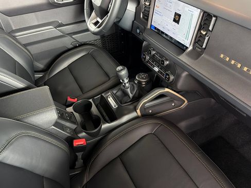 New 2026 Ford Bronco Badlands w/ Sasquatch Package AWD/4WD image 17