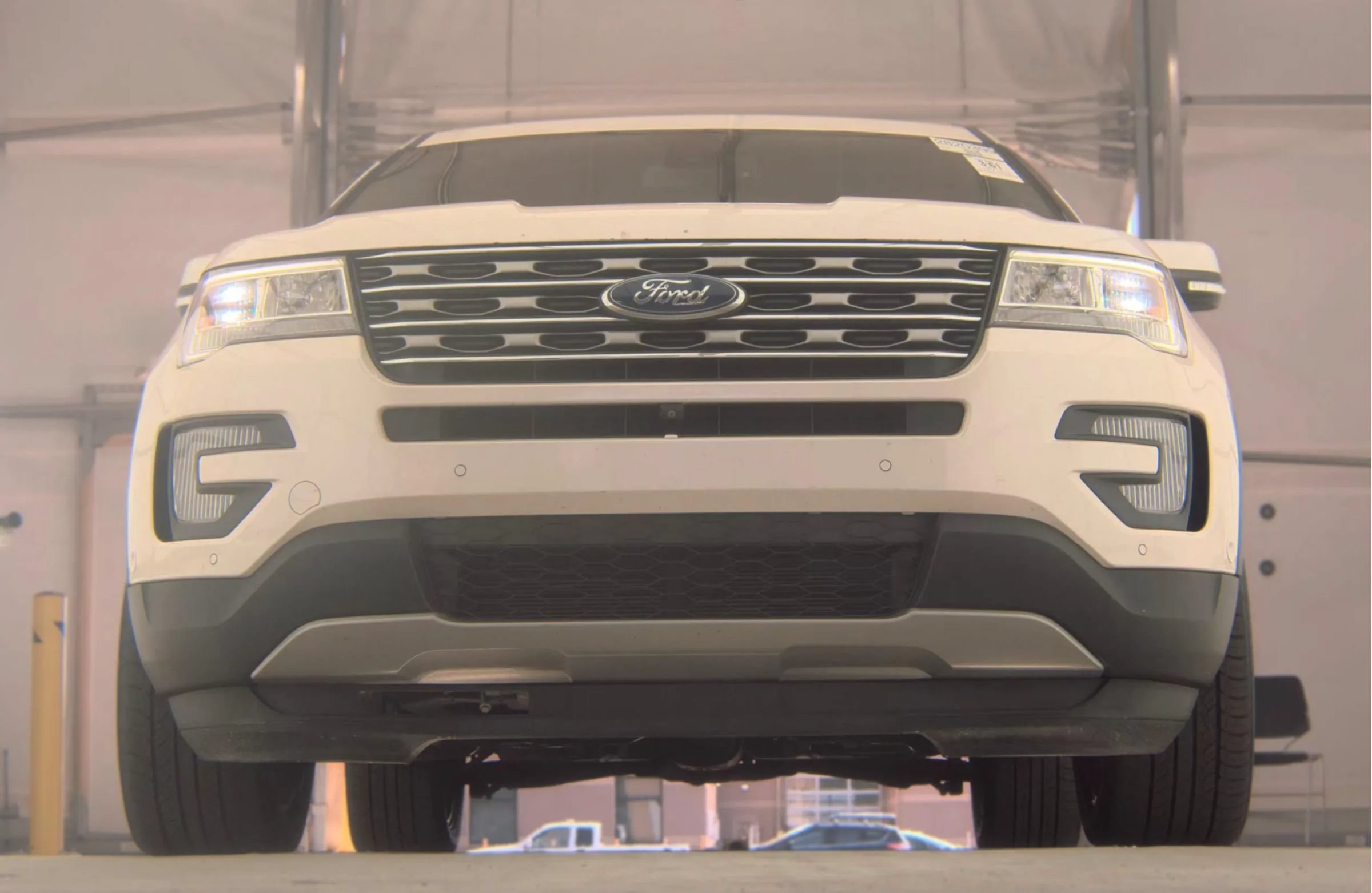 Used 2017 Ford Explorer Limited w/ Equipment Group 303A AWD/4WD image 3