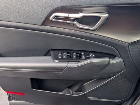 Used 2024 Kia Sportage EX image 39