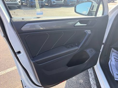 Certified 2023 Volkswagen Tiguan SE w/ Panoramic Sunroof Package FWD image 12